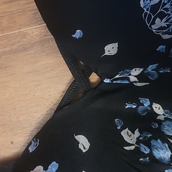 💖 Rare Torrid Floral Skull Wireless Push-Up Bra - Picture 3 of 8